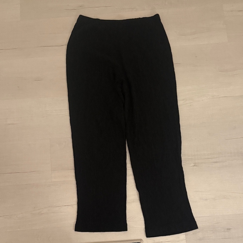 Black straight leg flowy pants